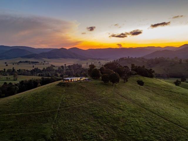 A Hinterland Estate Defined by Scale, Separation and Enduring Opportunity