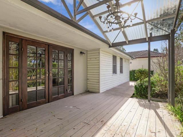 A Home, a Studio and Golf Course Views
