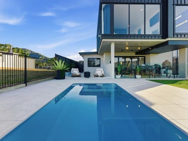 A Home Above the City | Architectural Luxury with a View You'll Never Forget