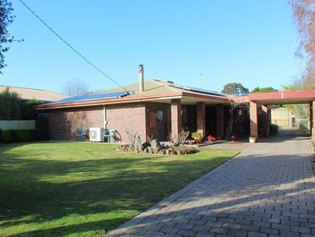 A Home Designed for Comfortable Family Living!