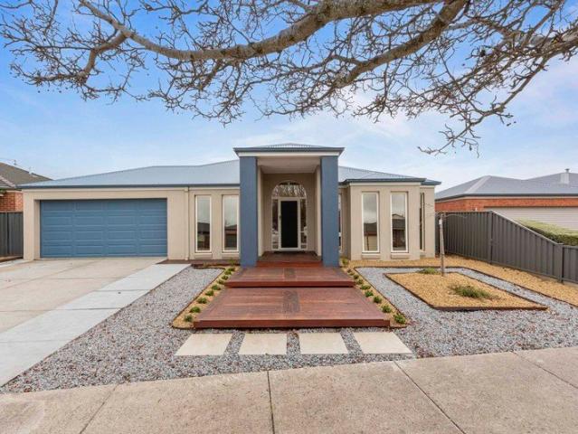 A Home Designed for Space, Living & Entertaining