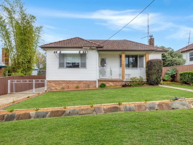 A Home Filled with Happy Memories Charming, Comfortable & Ready to Enjoy