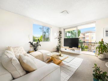 A Home Filled With Light and Lifestyle