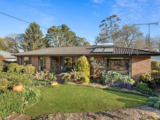 A Home Framed by Garden & Light