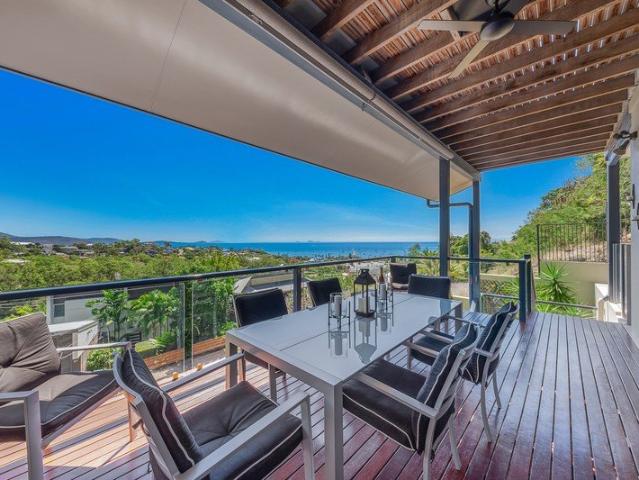 A Home Framed by the Whitsundays