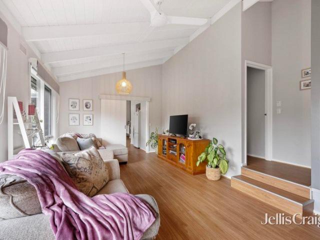 A home of comfort with sunlight and views