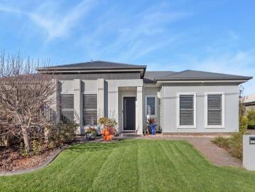 A Home Like Feel with All the Convenience of Unit Living