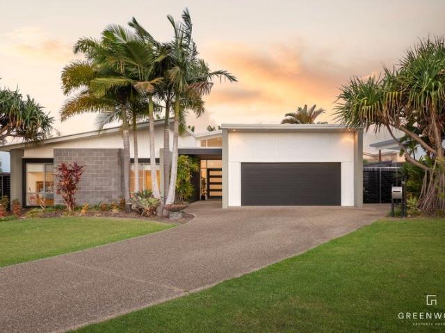 A Home Made for Living, Entertaining & Relaxing