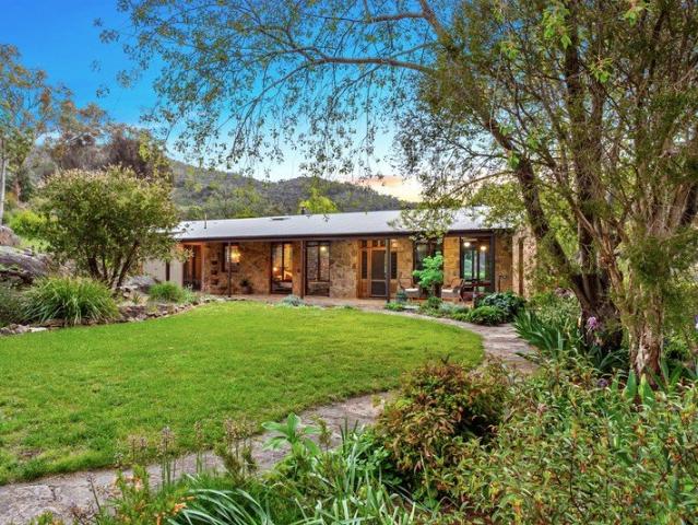 A Home Shaped by Nature, Built to Belong