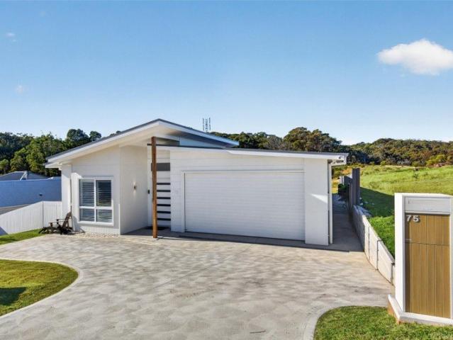 A Home Shaped by Light, Space and the South Coast Lifestyle