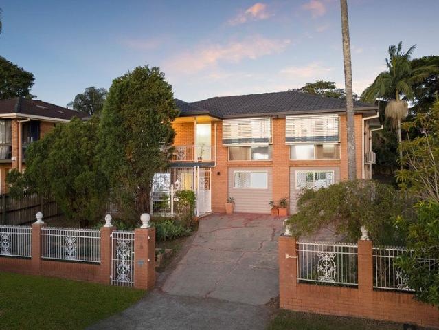 A Home Where Space, Flexibility & Family Living Come Together