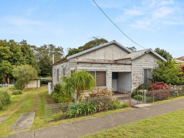 A Home With Heart And Huge Future Potential R3 Zoned