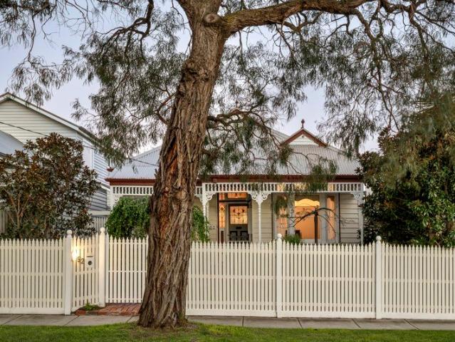 A Home to Welcome, Entertain & Charm!