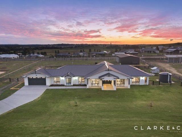 A HOME THAT DELIVERS ON EVERY LEVEL!