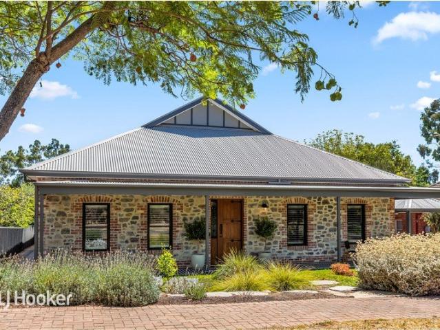 A home that doesn't follow the rules!