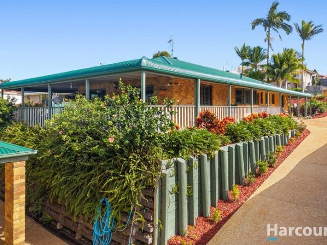A Home That Gives You Space to Spread Out & Slow Down Plus Abundant Parking