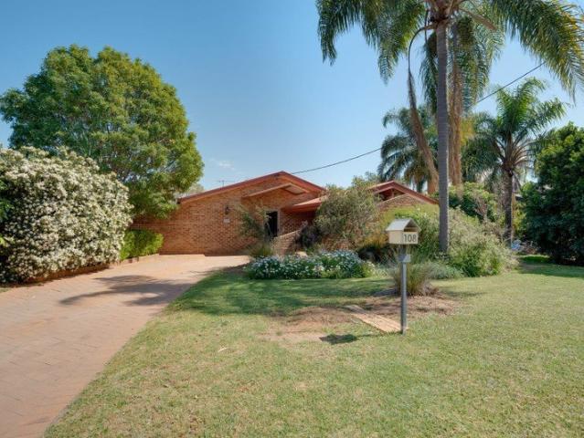 A Home That Has It All â Style, Space and Entertaining