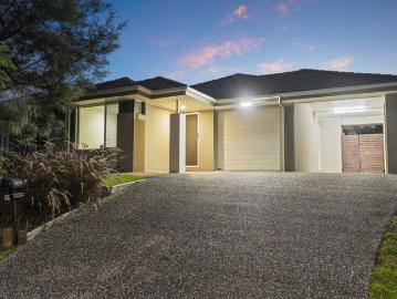 A Home That Just Feels Right in a Quiet Heathwood Pocket