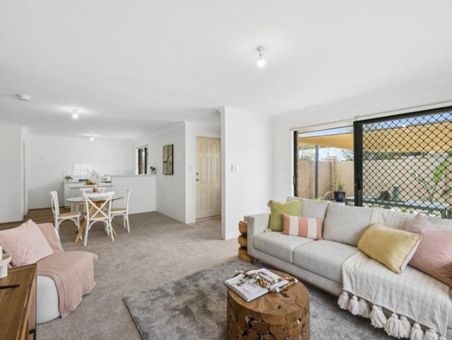 A HOME THAT MAKES LIFE EASY