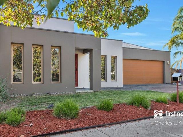 A Home That's Easy to Love and Easy to Maintain