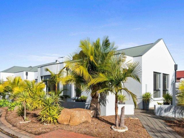 A Home You Can't Help But Love!