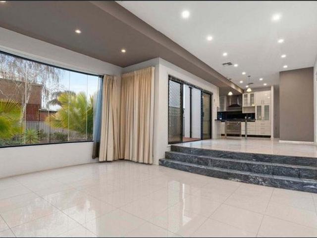 A Home You Can't Help But Love!
