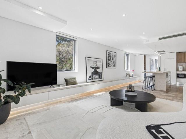 A house like residence, architect finished, in a quiet pocket of Coogee
