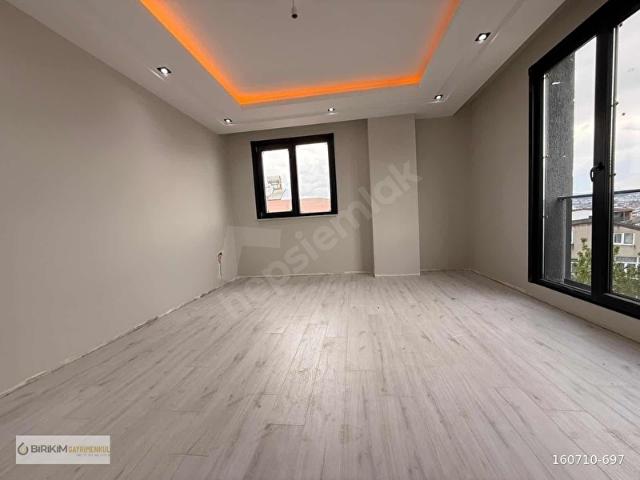 AŞIK VEYSEL CADDE DİBİ EMİNEVİME UYGUN ASANSÖRLÜ 2+1 ARAKAT