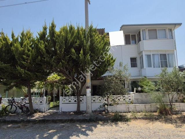 Açill Kuşadası Güzel Camlı Da 4+1 Villa