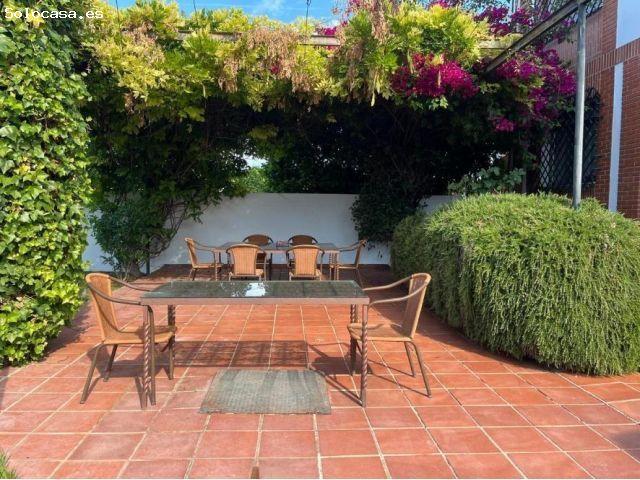 A. Impresionante Chalet en el Tablero Brillante con piscina y jardín privado