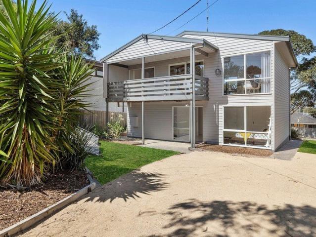 A JAN JUC CLASSIC WITH AN OCEAN VIEW!