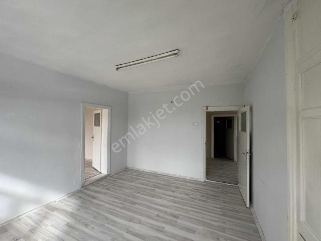 A k Emlaktan Meydan Mah Perşembe Pazarı 3+1 Kiralık Daire