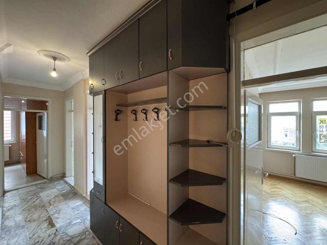 A k Emlaktan Yeni Mah 3+1 Ara Kat Kiralık Daire