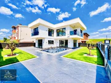 ┏ ┛aşık Eden Cinsten┏ ┛havuzlu Köşebaşı Denize 300m Lüx Villa. !