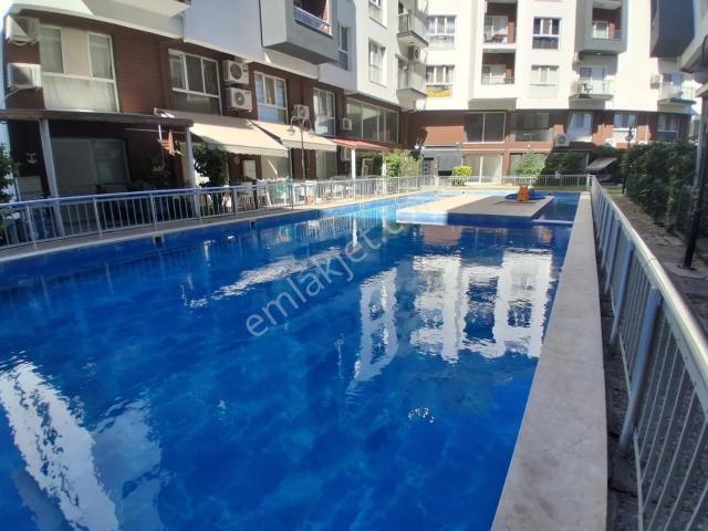 Açık Havuzlu Güvenlikli Ful Eşyalı Daire