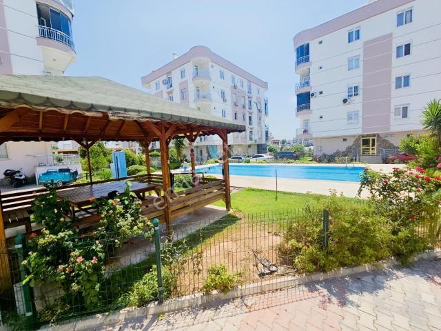 A K Mutludan Ünsalda Özellikli Site İçerisinde 3+1 Geniş Daire