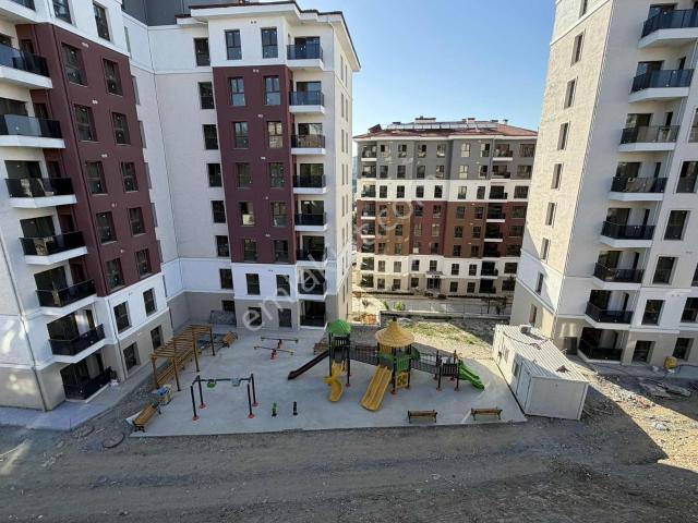Aşkın Gayrimenkulden Satılık Masrafsız 2+1 Daire 16 Yaşında