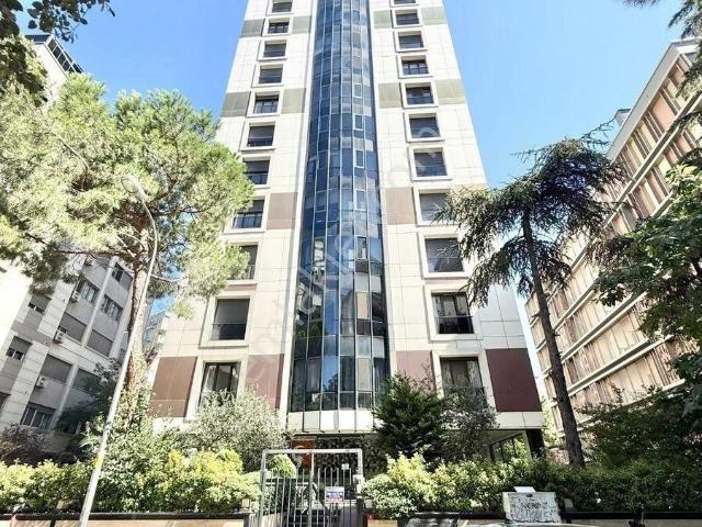 Şaşkınbakkal'da Deniz Manzaralı, Havuzlu 170m² 3+1 Satılık Daire
