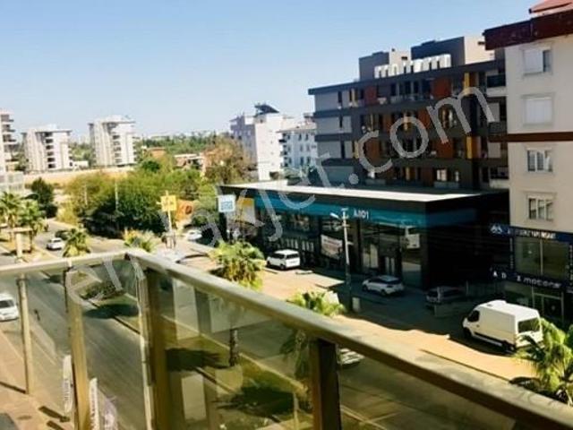 Aşık Veysel Caddesi'nde Havuzlu Site'de 2+1 Kiralık Daire