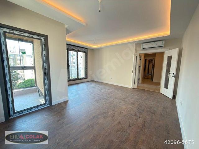 ŞAŞKINBAKKAL DA CADDEYE ÇOK YAKIN 3+1 130M2 BALKONLU SIFIR BİNADA SATILIK