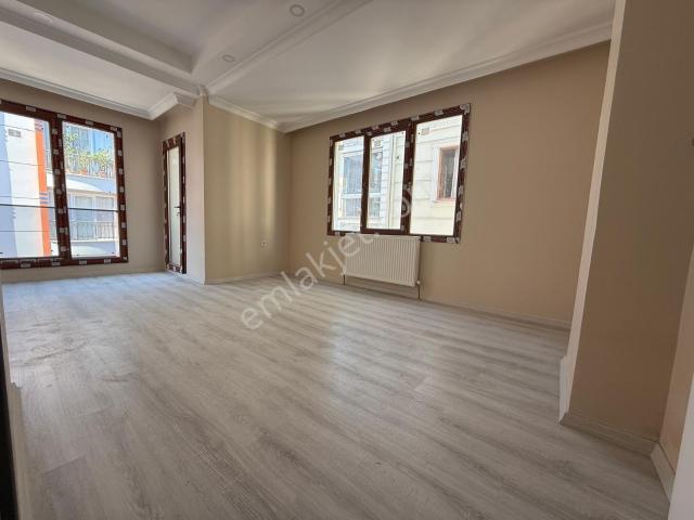 Açıklamayı Okuyun Şirinevler Mahmutbey Yolu 11 Sok 2+1 Sıfır Daire