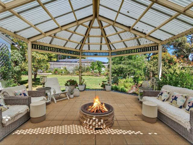 A Luxe Coastal Escape for Families, Entertainers & Sea Seekers