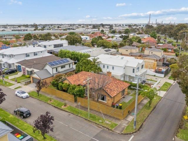 A Luxe Lifestyle with Stylish Self Contained Studio