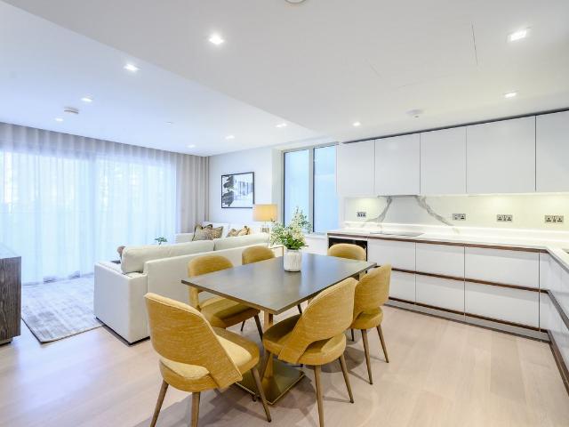 A luxurious two bedroom apartment with swimming pool and concierge