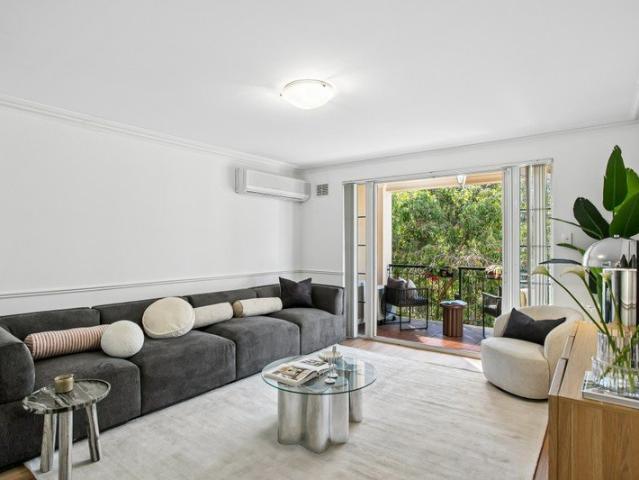 A Luxurious, Calm Contemporary Urban Retreat