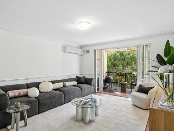 A Luxurious, Calm Contemporary Urban Retreat