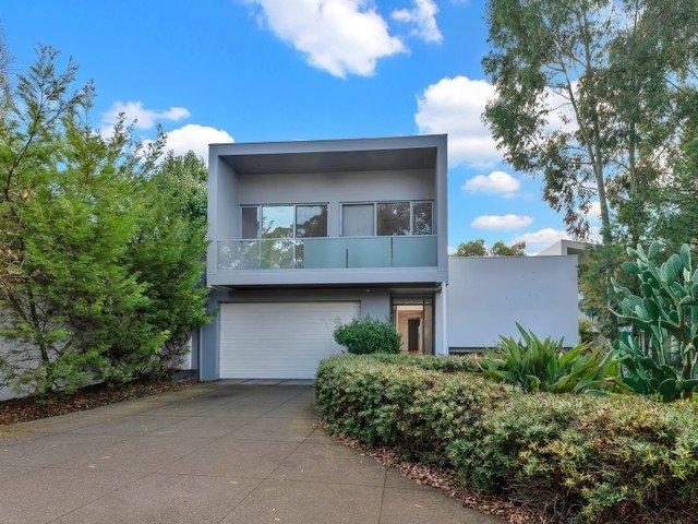 A Luxurious Family Oasis in a Tranquil Kew Location! Land Size 590 sqm