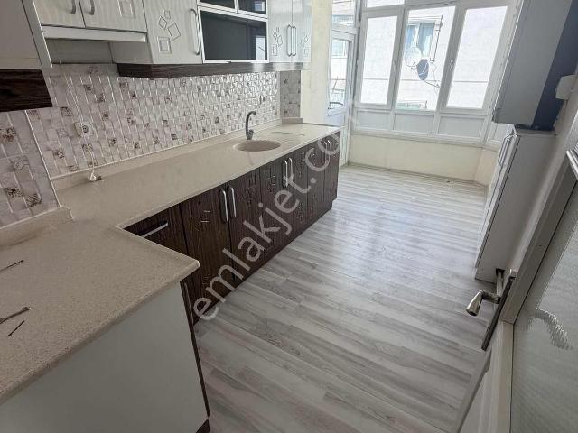 A L C Den Andiçen Mah. Ara Katta Yapılı 3+1 Kiralık Daire