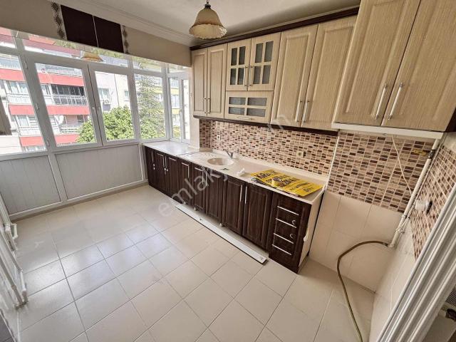 A L C Den Metro Yakını Site İçinde Full Yapılı 3+1 Kiralık Daire