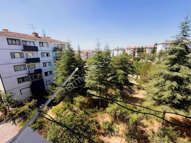 A L C Den Merkezi Konumda Göbekte Ara Katta 2+1 Satılık Daire